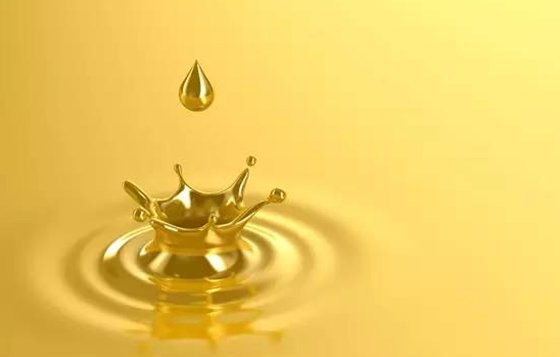 水在熱油鍋里為什么會(huì)爆炸