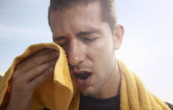 為什么有的人容易出汗,愛(ài)出汗的人是什么體質(zhì)