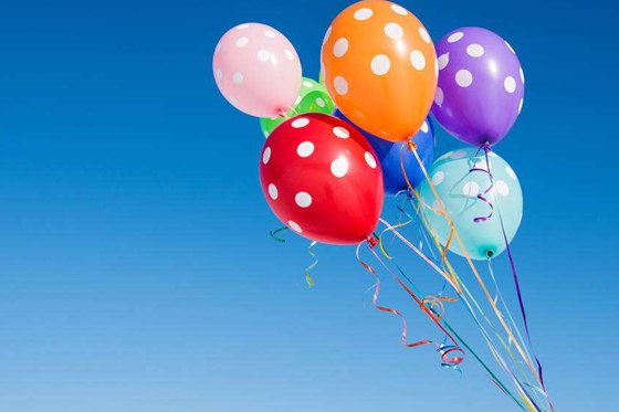 氣球?yàn)槭裁磿?huì)飛上天,氣球里面充的什么氣體