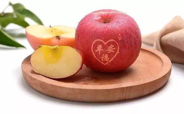 圣誕節(jié)平安夜平安果的包裝方法