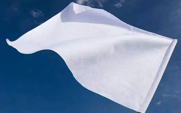 為什么投降的時(shí)候要舉白旗,舉白旗投降是什么意思