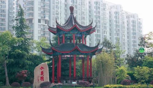 南京第二十九中學是公立還是私立,是重點中學嗎?