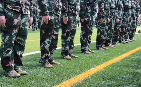 大學(xué)軍訓(xùn)穿什么鞋,大一新生軍訓(xùn)什么鞋子最舒服