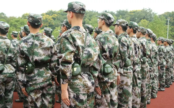 高中軍訓(xùn)一般在幾月幾號(hào),從什么時(shí)候開始