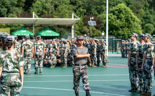 高中軍訓(xùn)要收費嗎,高一軍訓(xùn)要不要交錢
