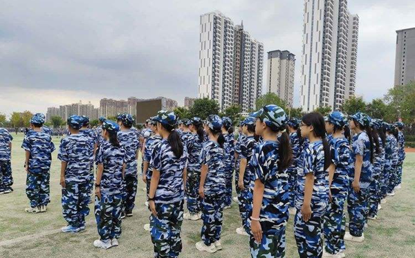 初中軍訓(xùn)要準(zhǔn)備哪些東西,新初一軍訓(xùn)必備物品清單